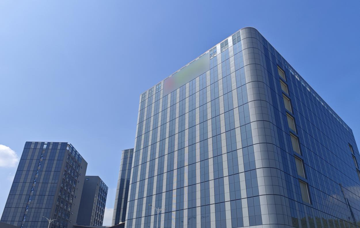 平板顯示│深圳某平板行業(yè)龍頭科技公司新建高效機(jī)房, 綜合能效比高達(dá)5.6!